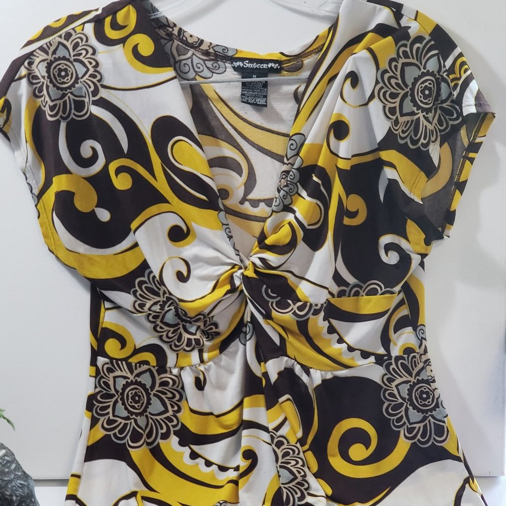 Sixteen Woman's blouse size Medium